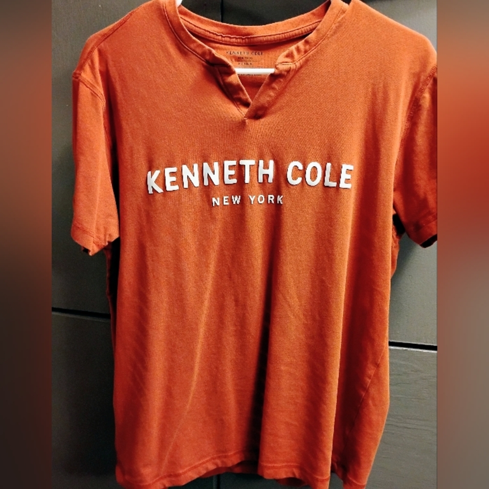 Kenneth Cole Women's Medium T-Shirt